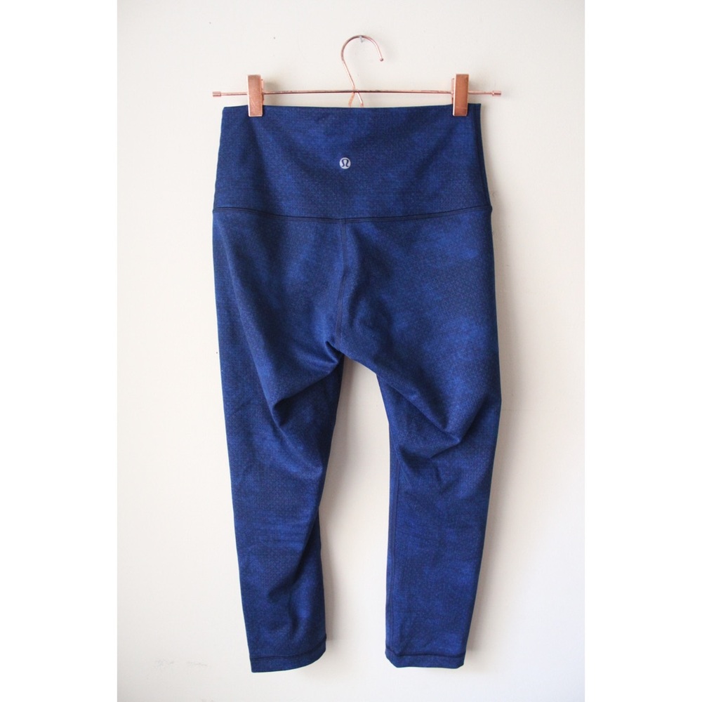 Lululemon Wunder Under Crop - Picture 9 of 11
